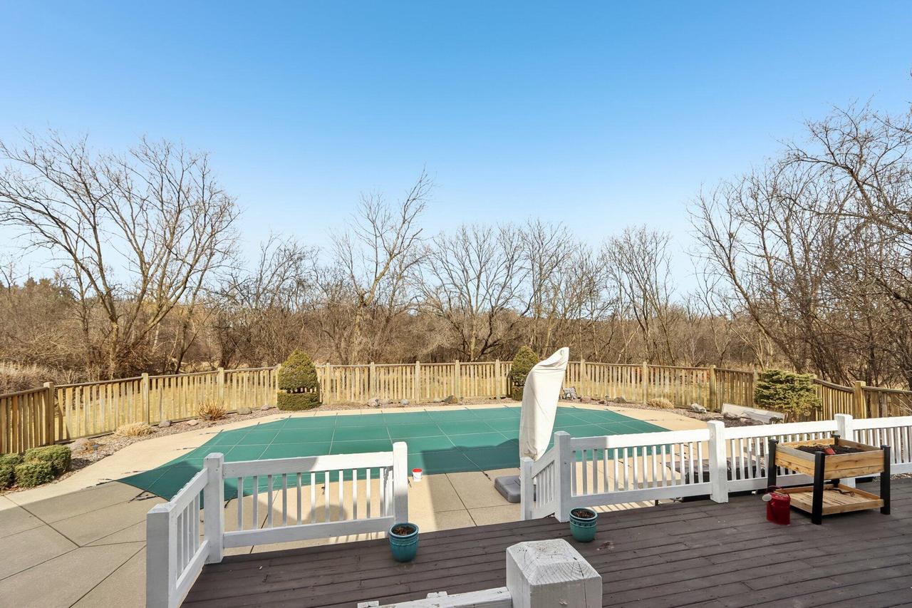 W302N1661 Crooked Creek ROAD
