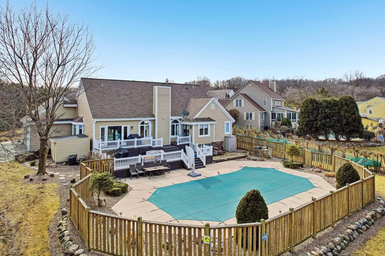 W302N1661 Crooked Creek ROAD