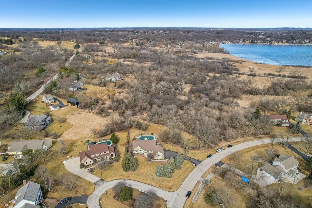W302N1661 Crooked Creek ROAD