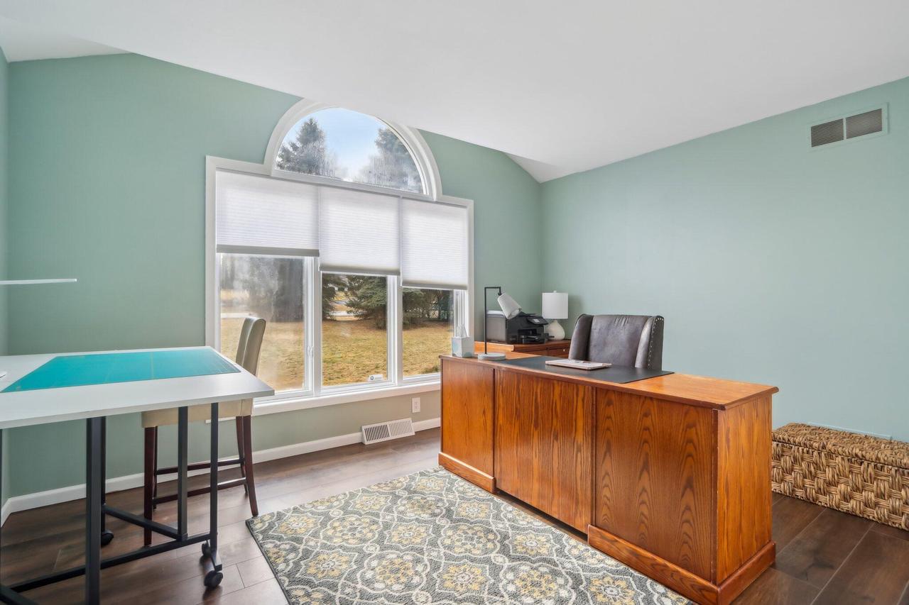 W302N1661 Crooked Creek ROAD