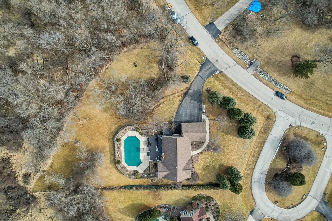W302N1661 Crooked Creek ROAD
