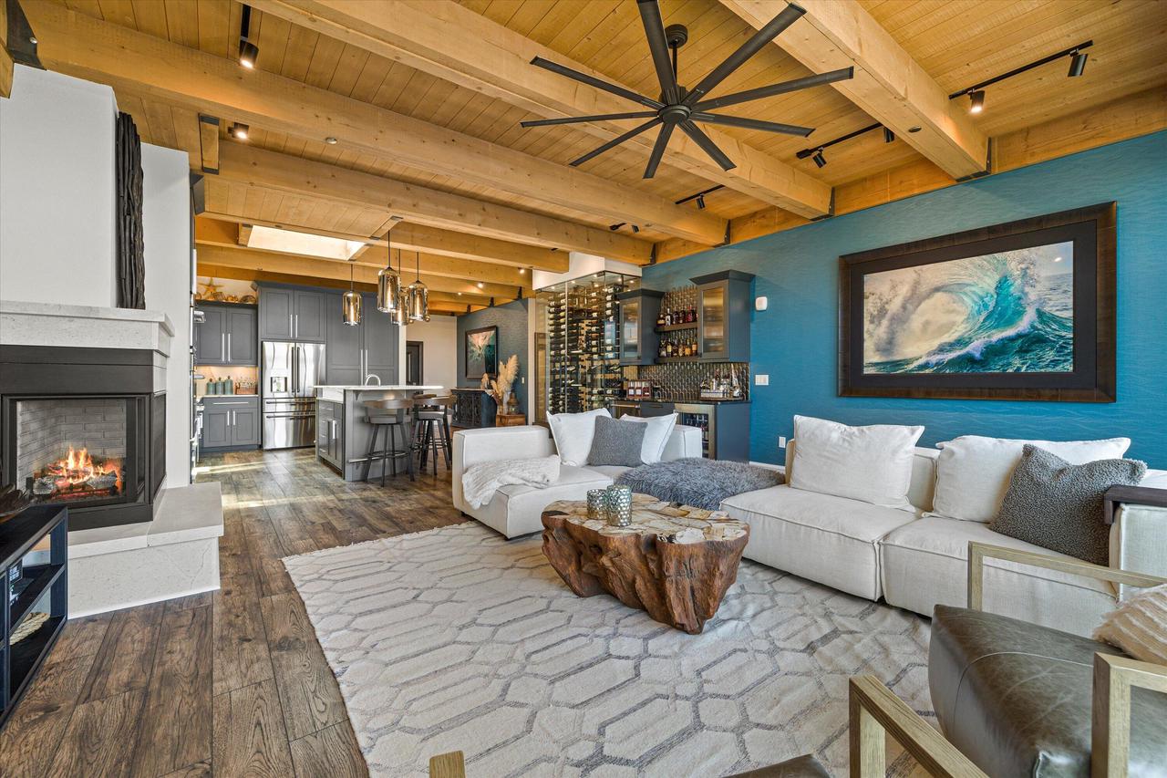 N52W35002 Lake DRIVE 302