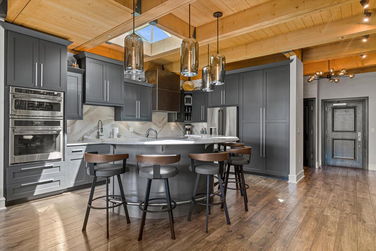 N52W35002 Lake DRIVE 302