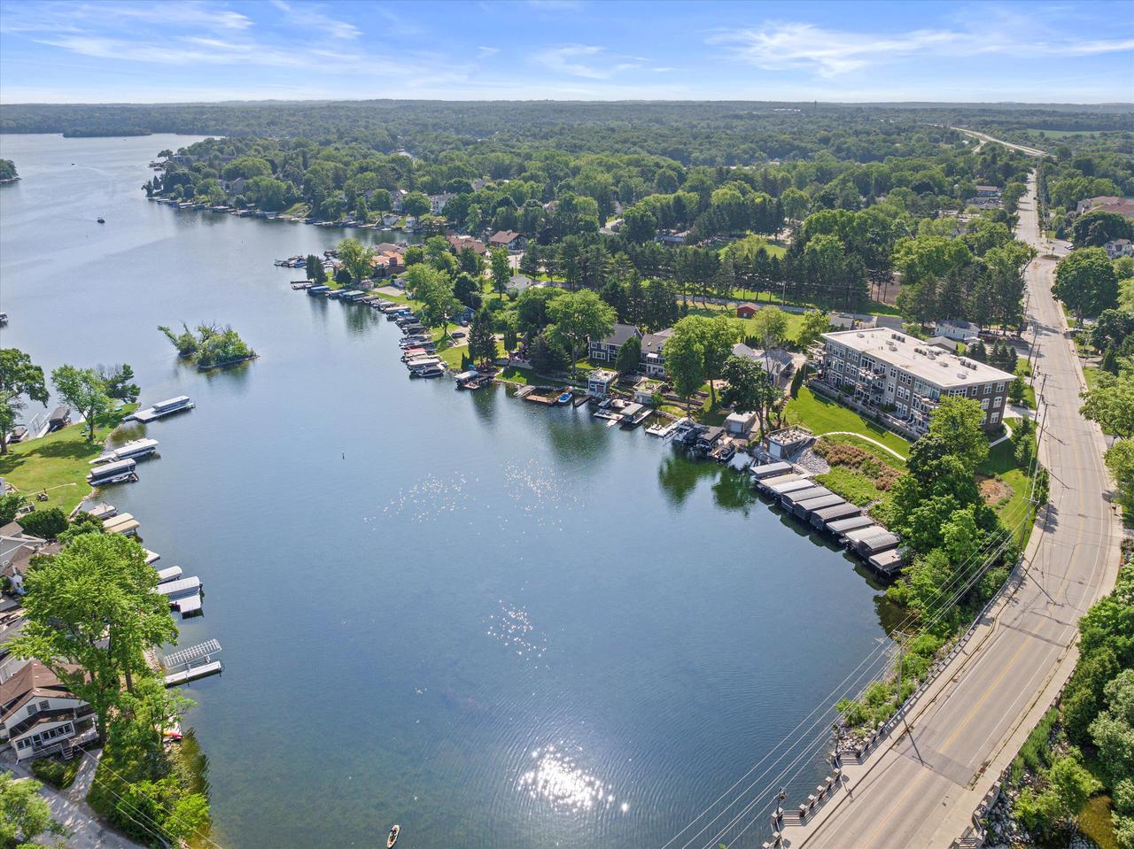 N52W35002 Lake DRIVE 302
