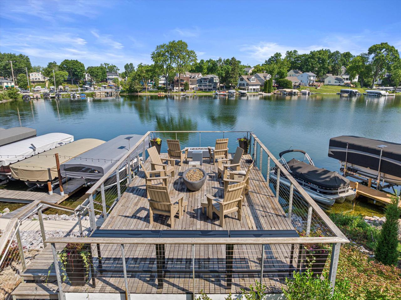 N52W35002 Lake DRIVE 302