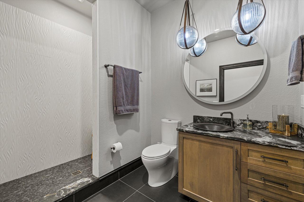 N52W35002 Lake DRIVE 302