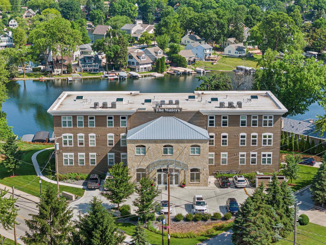 N52W35002 Lake DRIVE 302