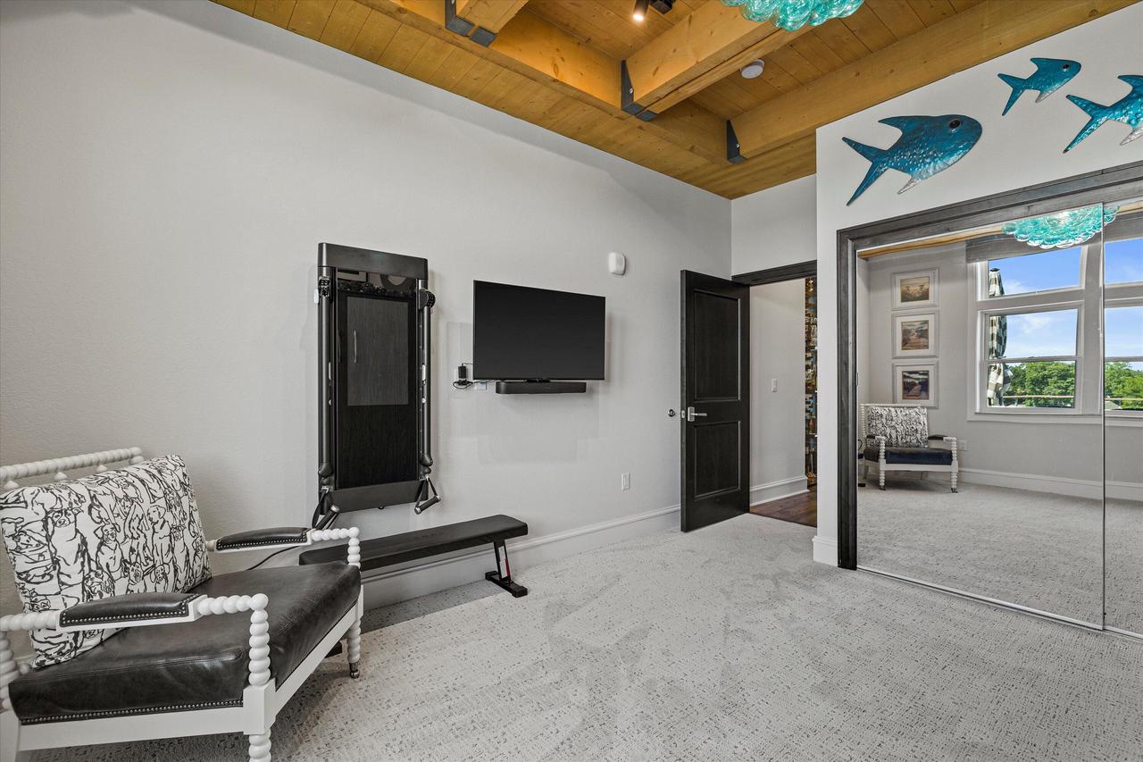 N52W35002 Lake DRIVE 302