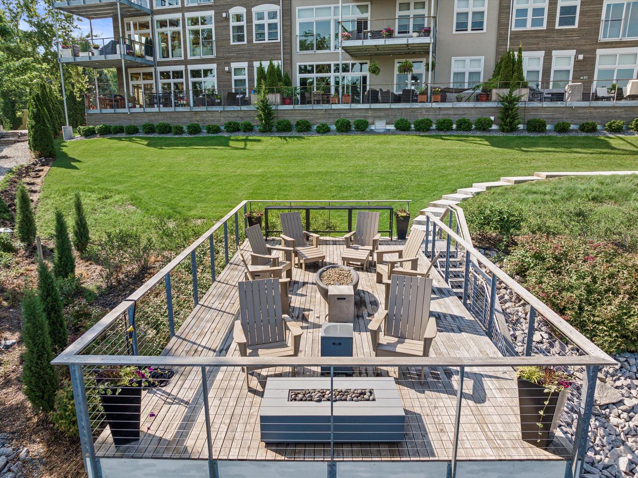 N52W35002 Lake DRIVE 302