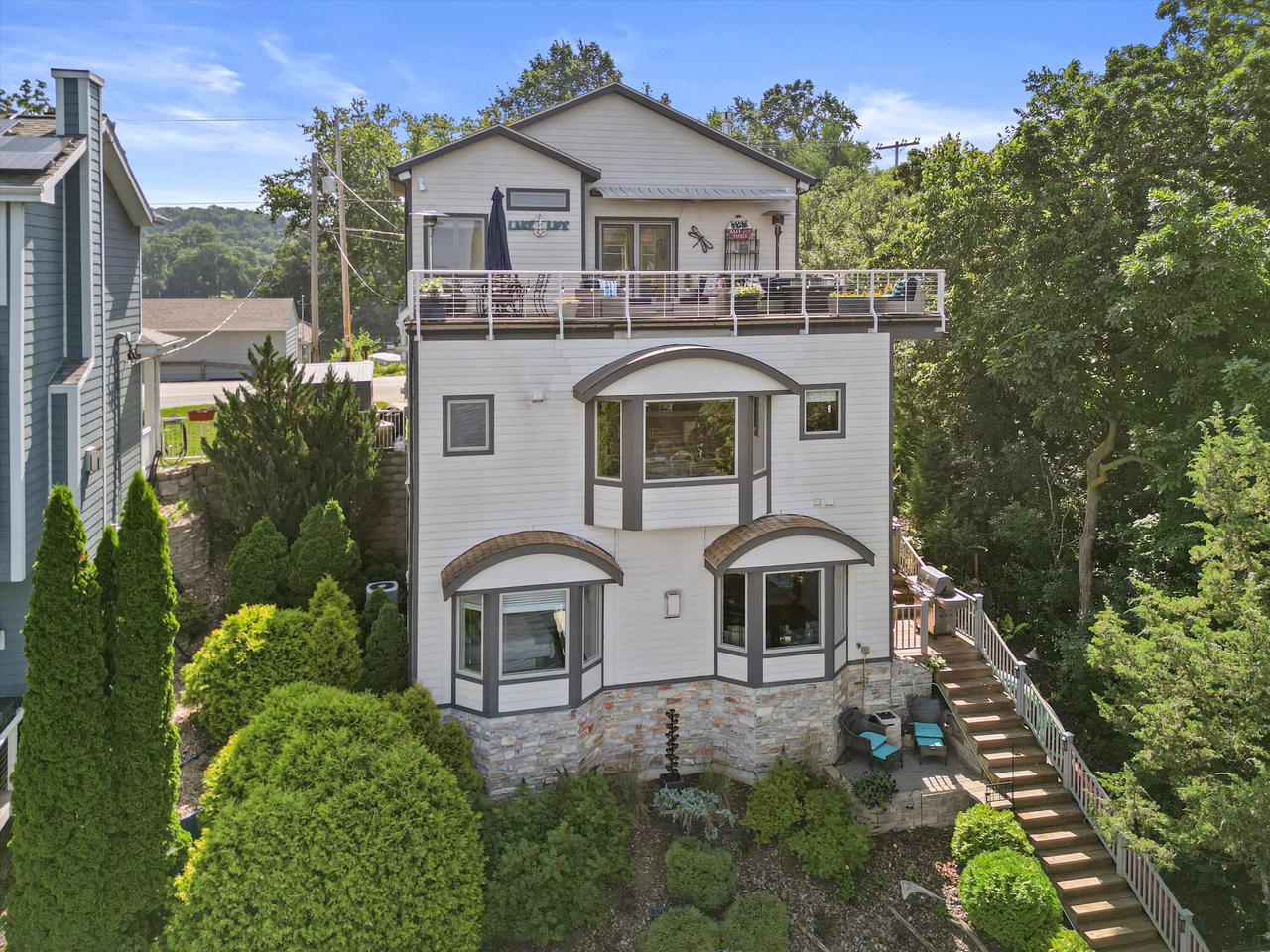W332N6211 County Road C