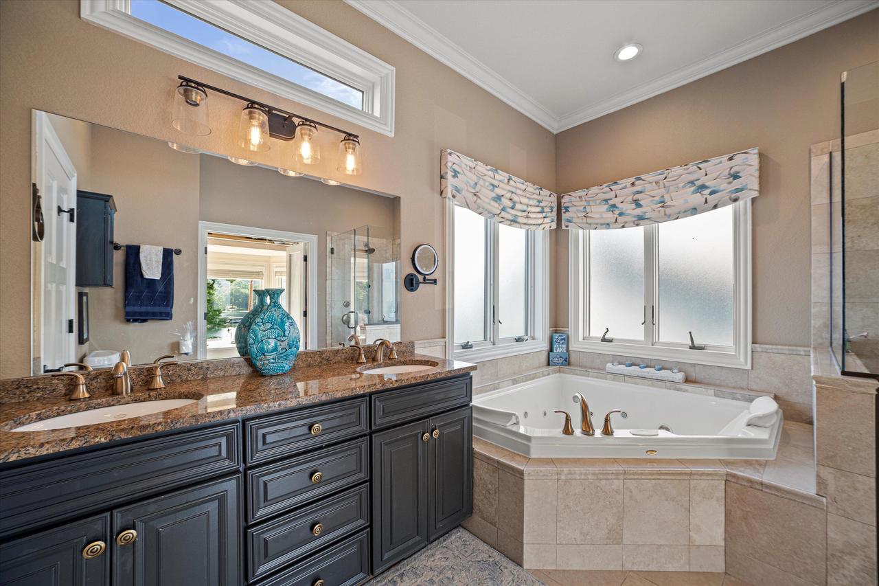 W332N6211 County Road C