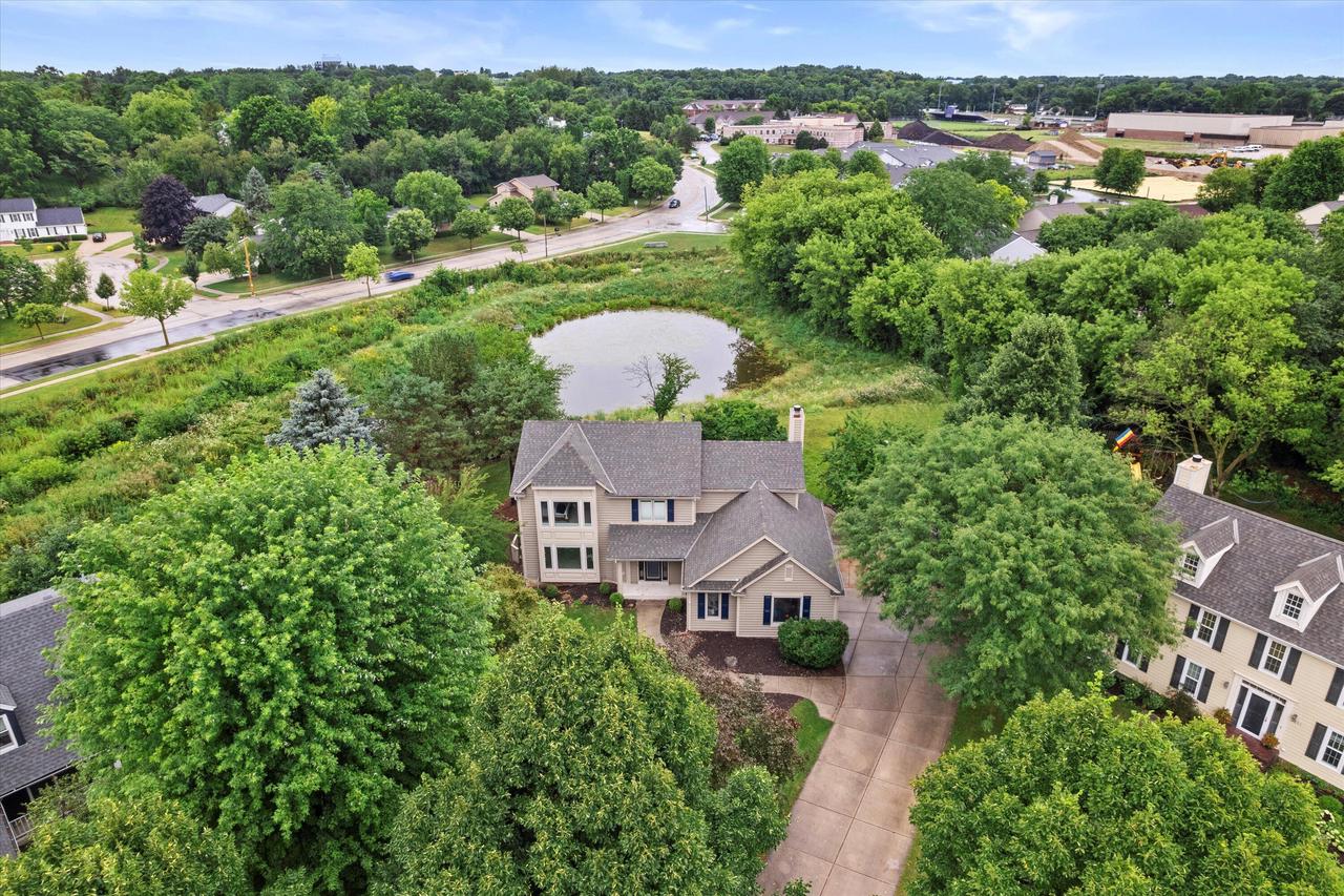 2600 Whitby COURT