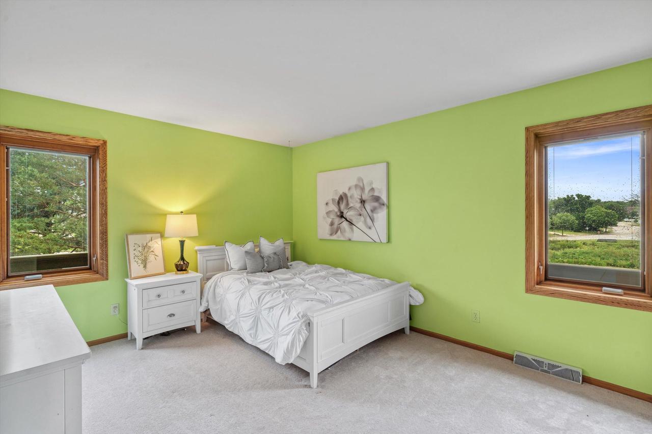 2600 Whitby COURT
