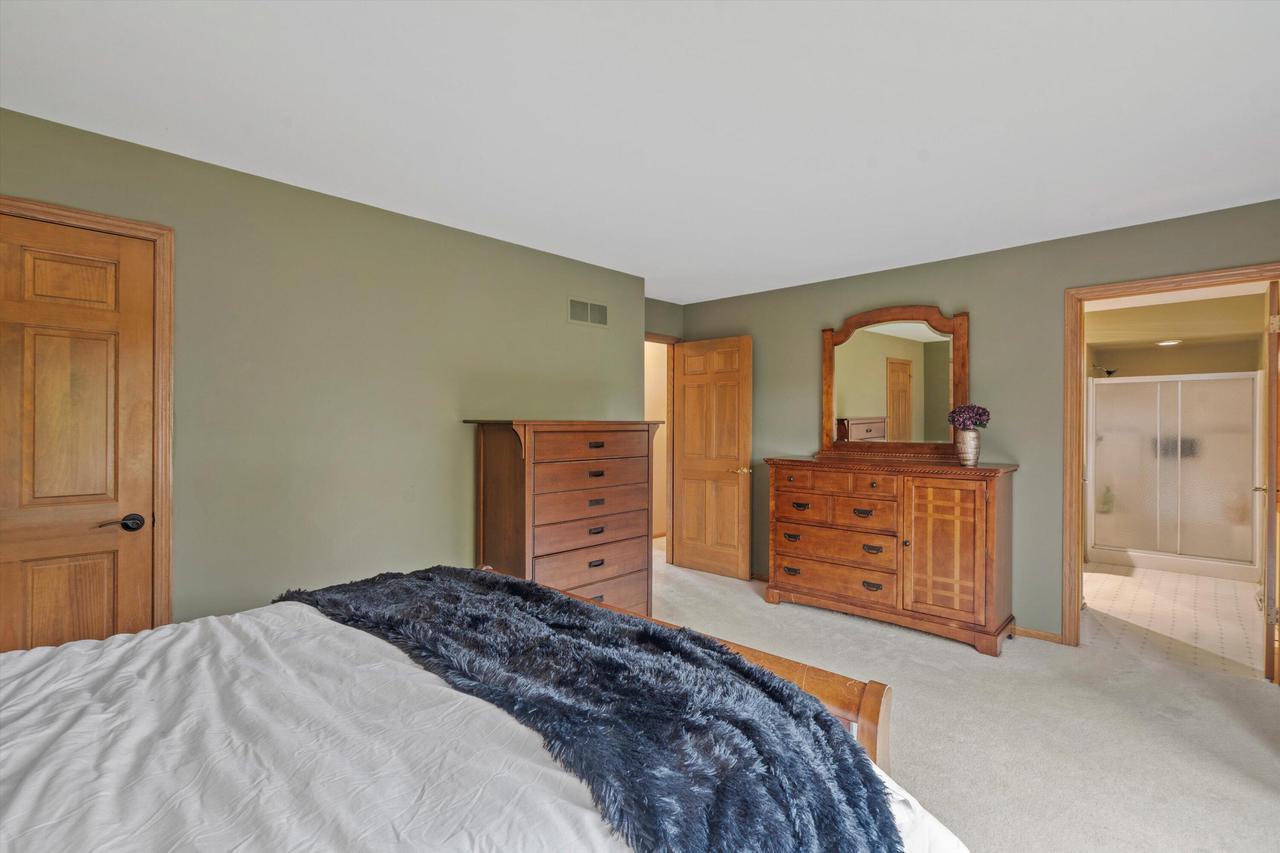 2600 Whitby COURT