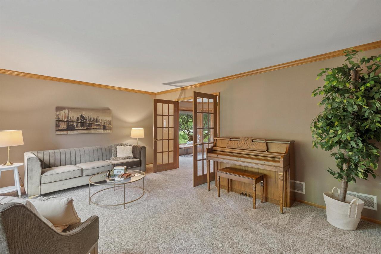 2600 Whitby COURT
