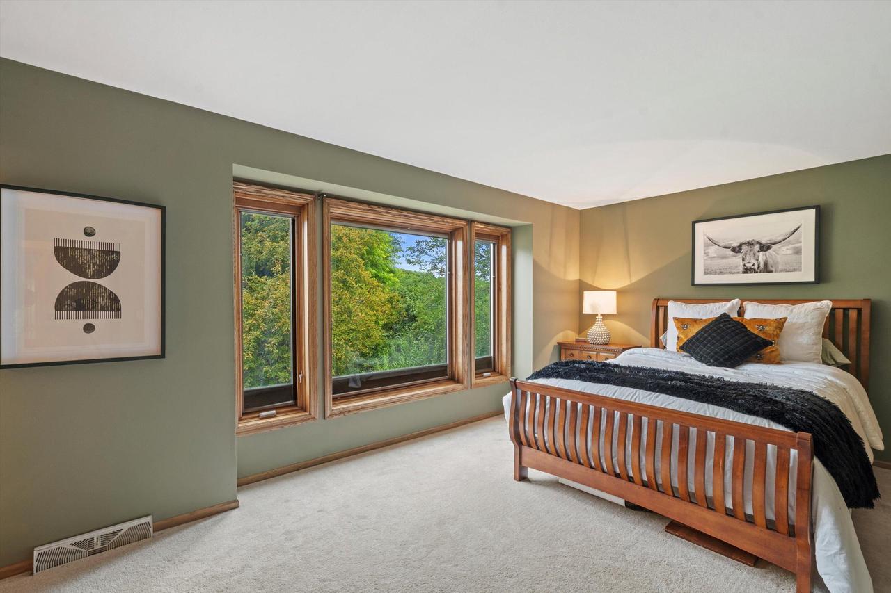 2600 Whitby COURT