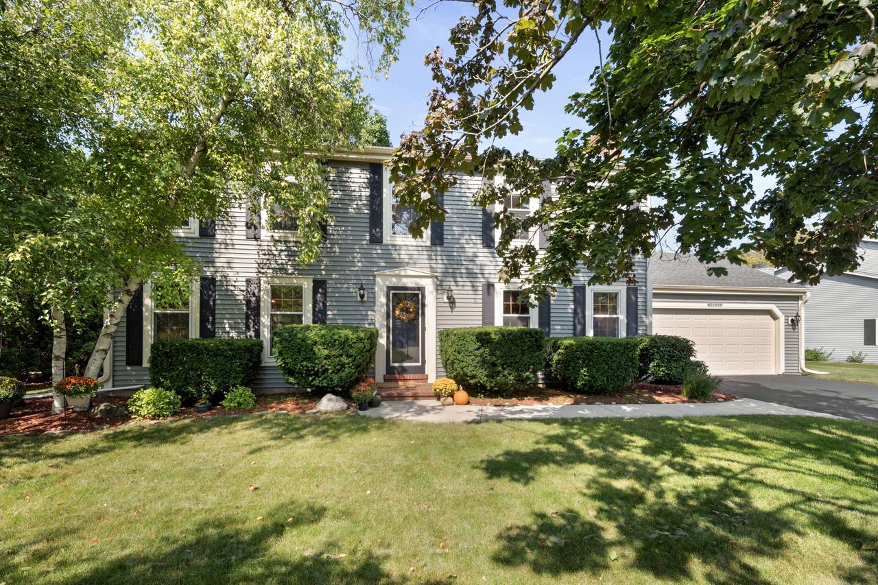 W225N2549 Alderwood LANE