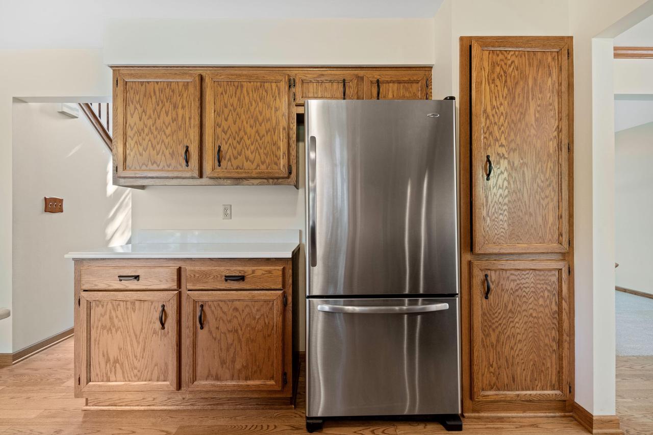 W225N2549 Alderwood LANE