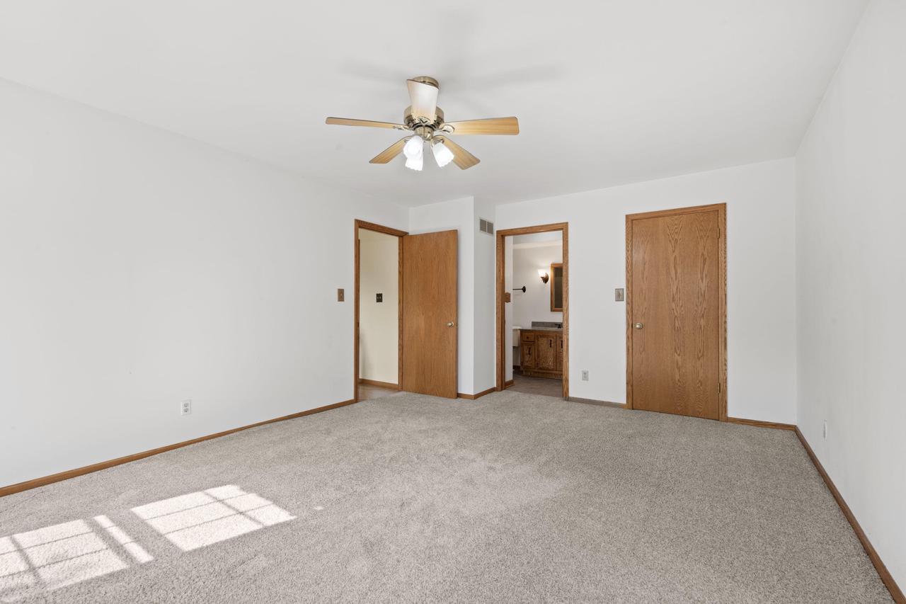 W225N2549 Alderwood LANE
