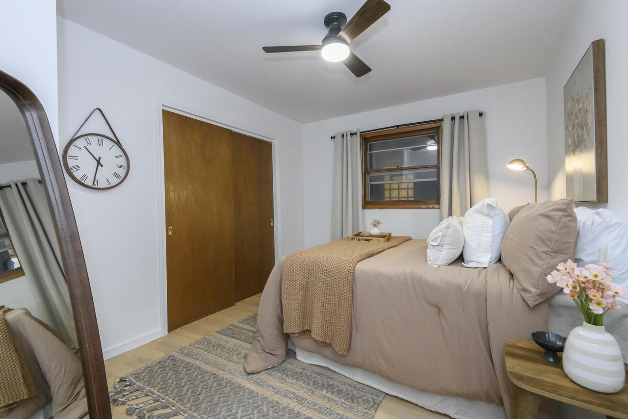 1522 Pewaukee ROAD 1524