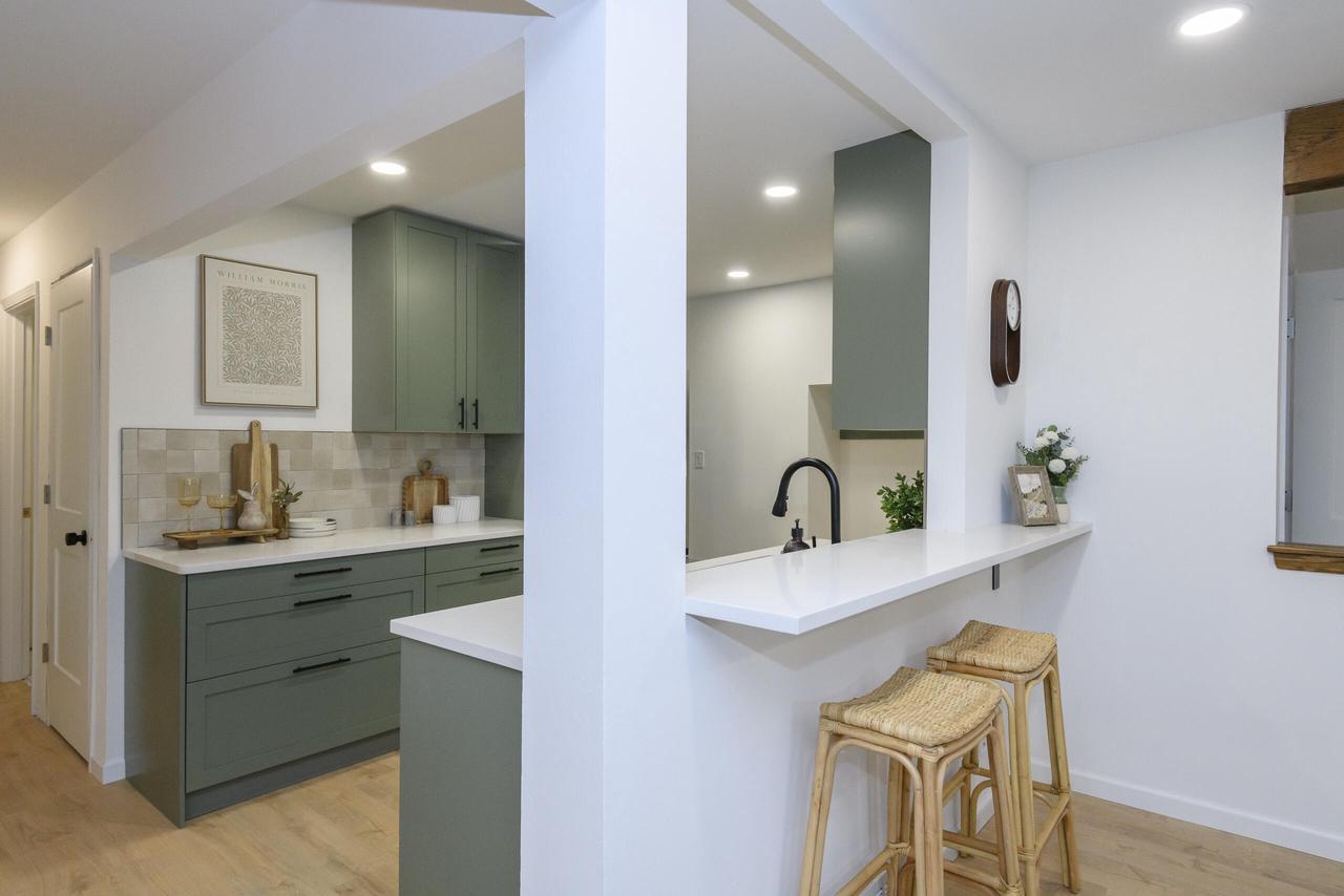 1522 Pewaukee ROAD 1524