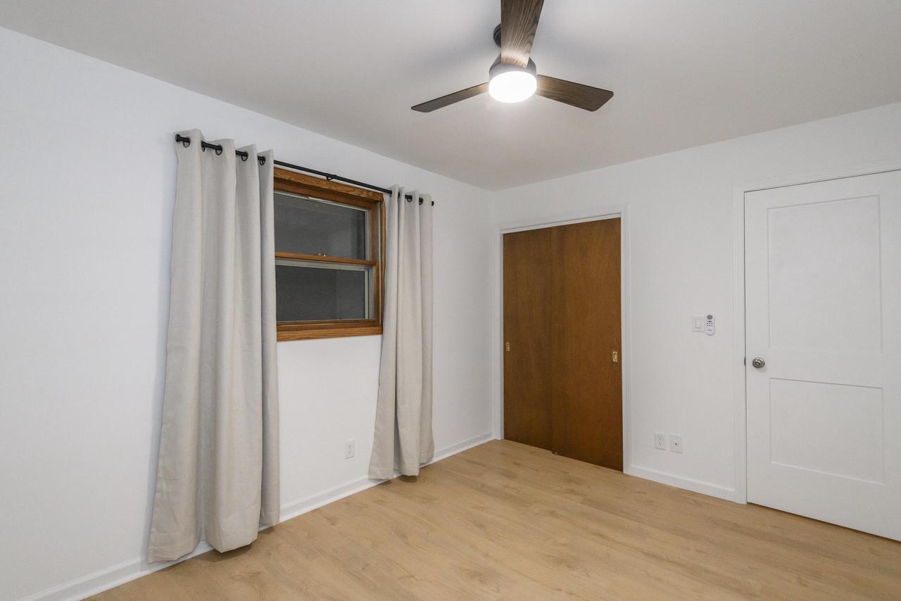 1522 Pewaukee ROAD 1524