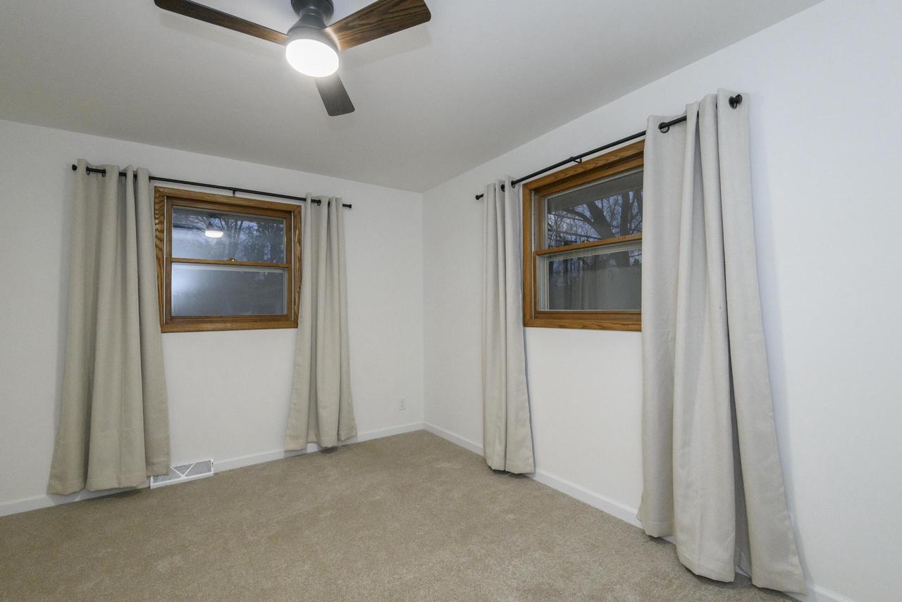 1522 Pewaukee ROAD 1524