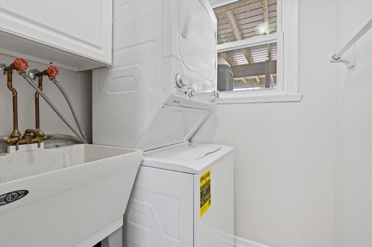 711 East Harvard STREET