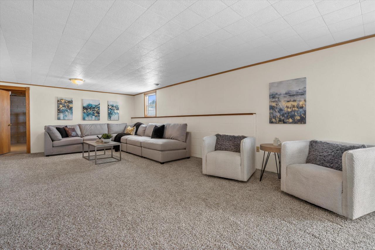 2607 Fox River PARKWAY