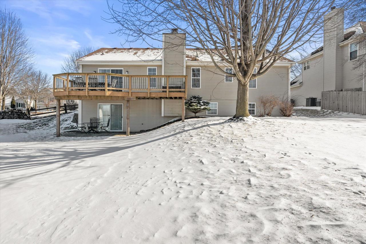 2607 Fox River PARKWAY