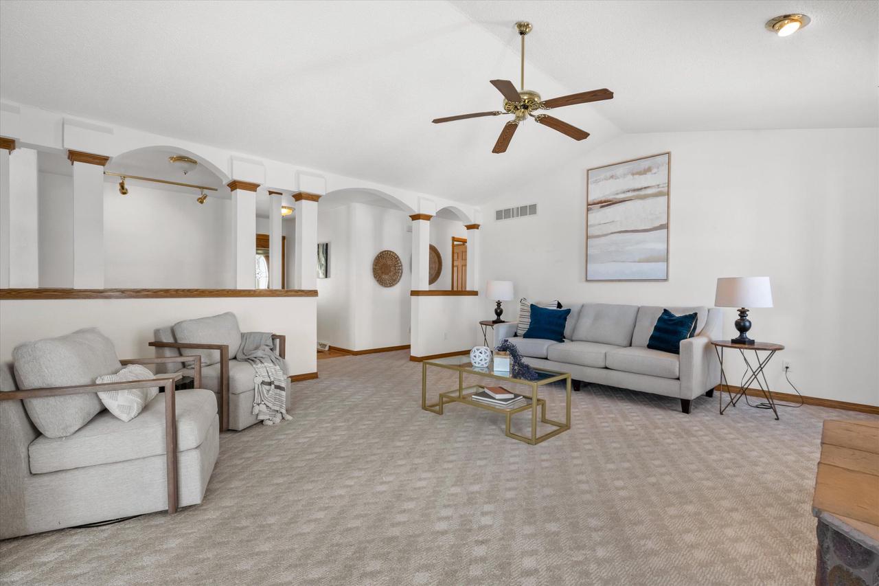 2607 Fox River PARKWAY