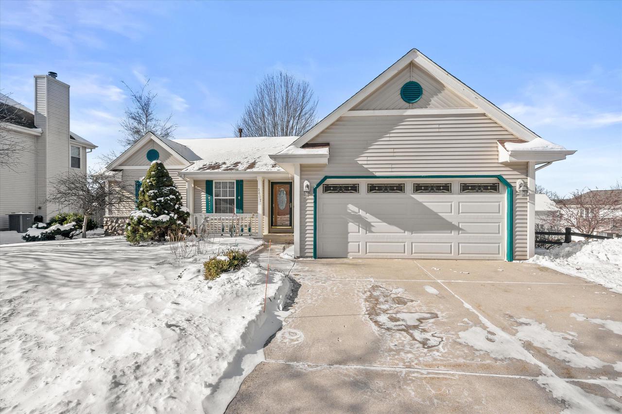 2607 Fox River PARKWAY