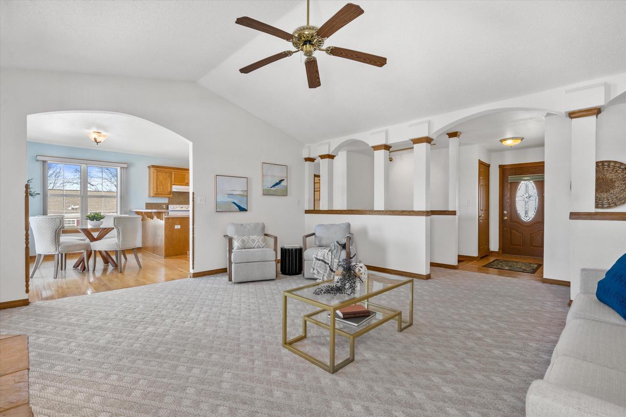 2607 Fox River PARKWAY