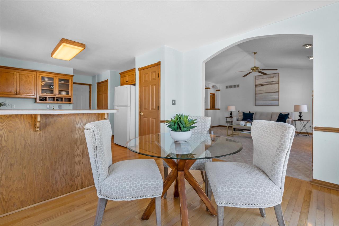 2607 Fox River PARKWAY