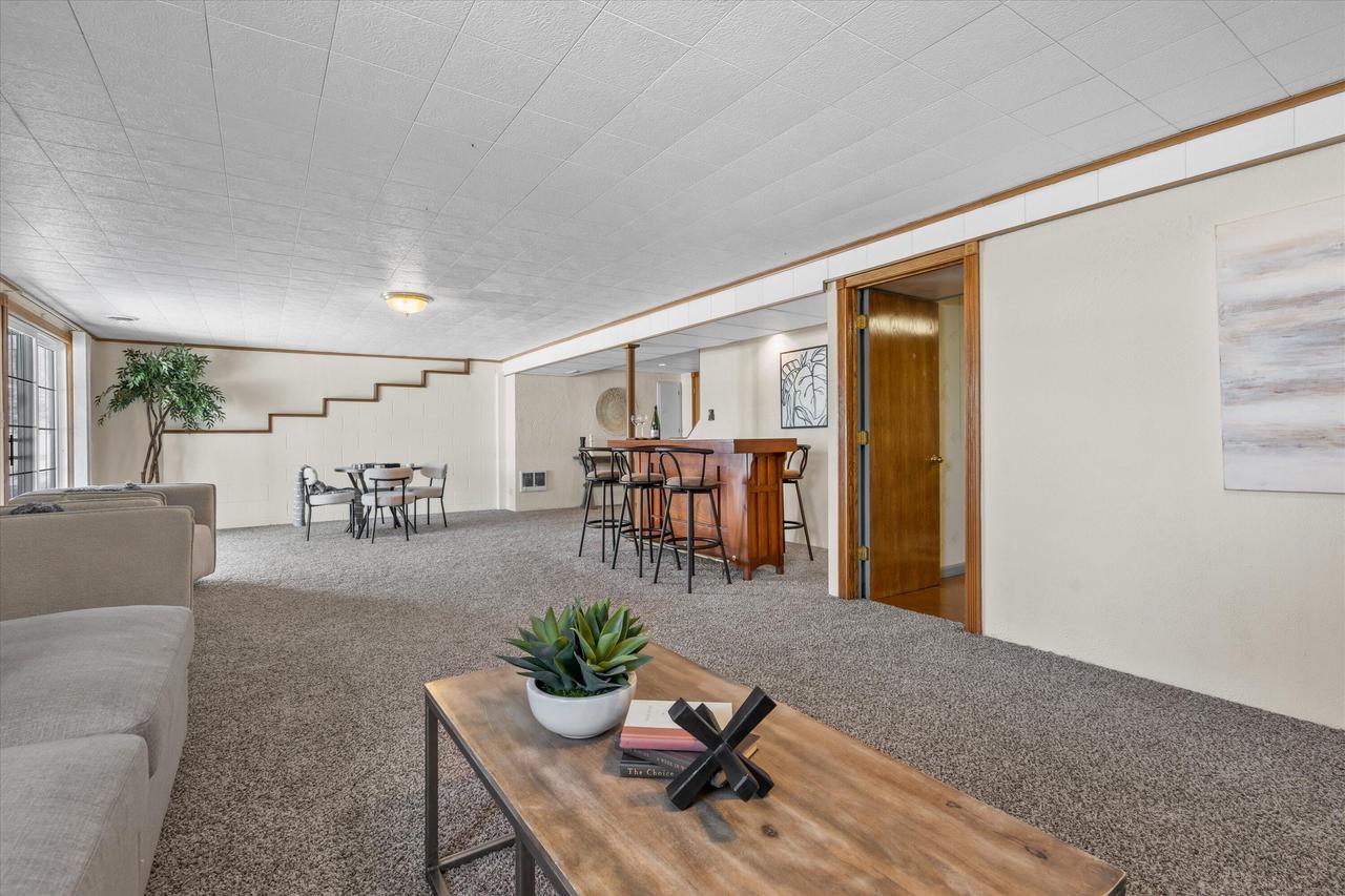 2607 Fox River PARKWAY