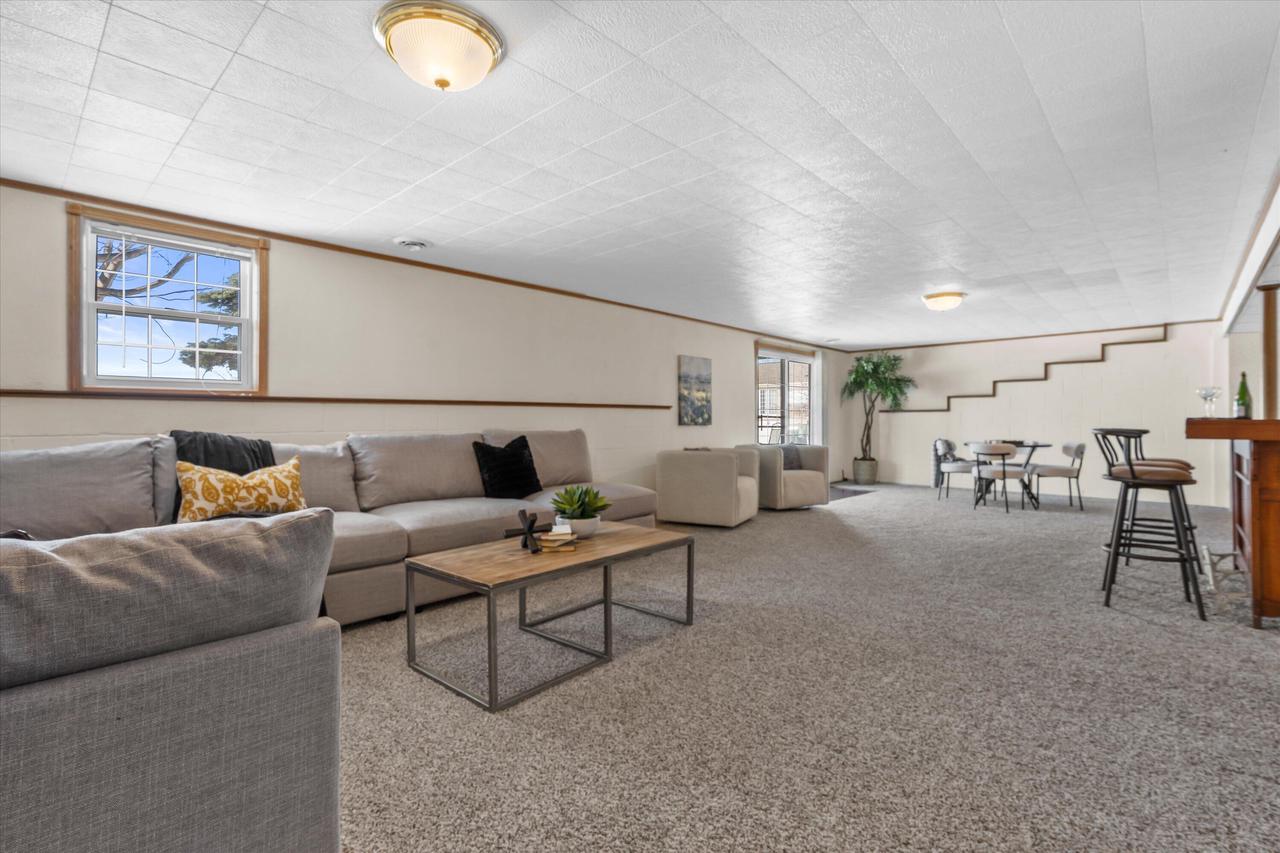 2607 Fox River PARKWAY