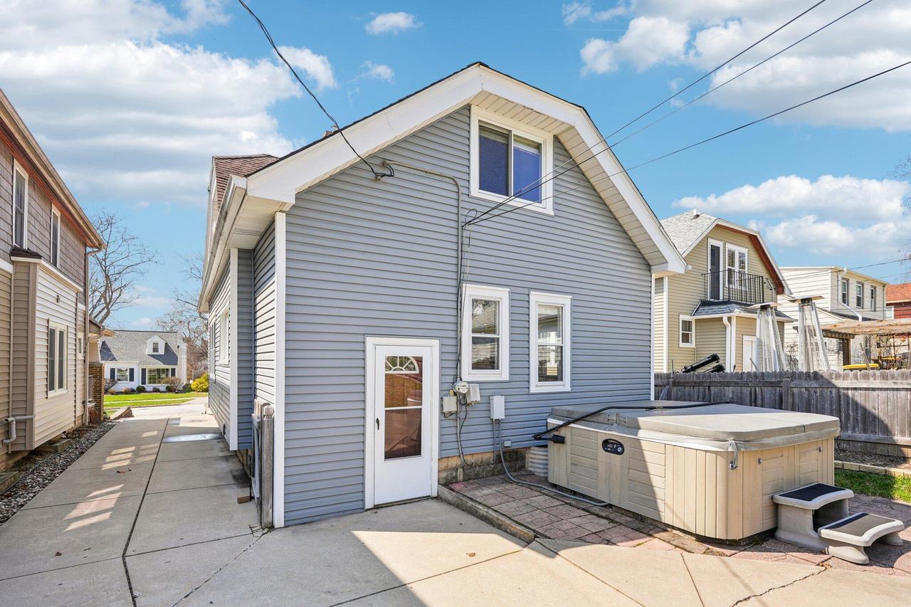 2036 N 84th STREET