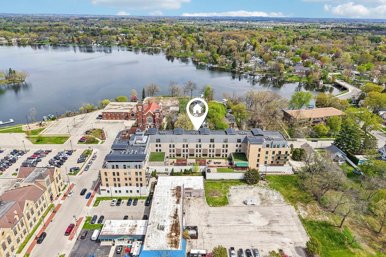 215 E Pleasant STREET 401