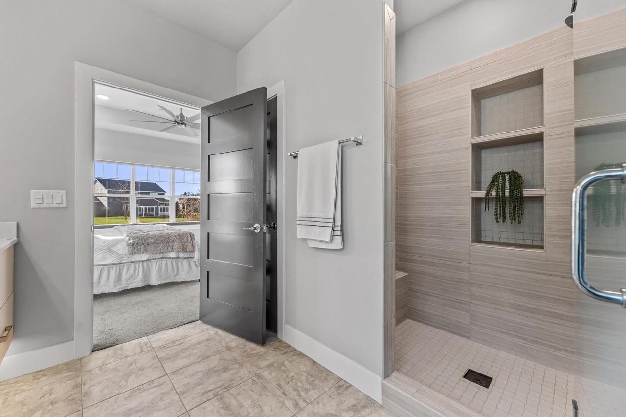 3105 Mendota COURT