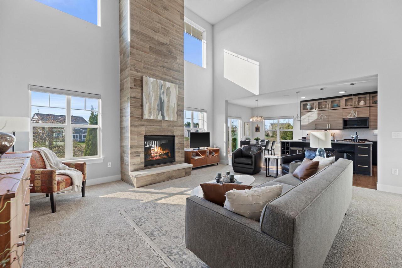 3105 Mendota COURT