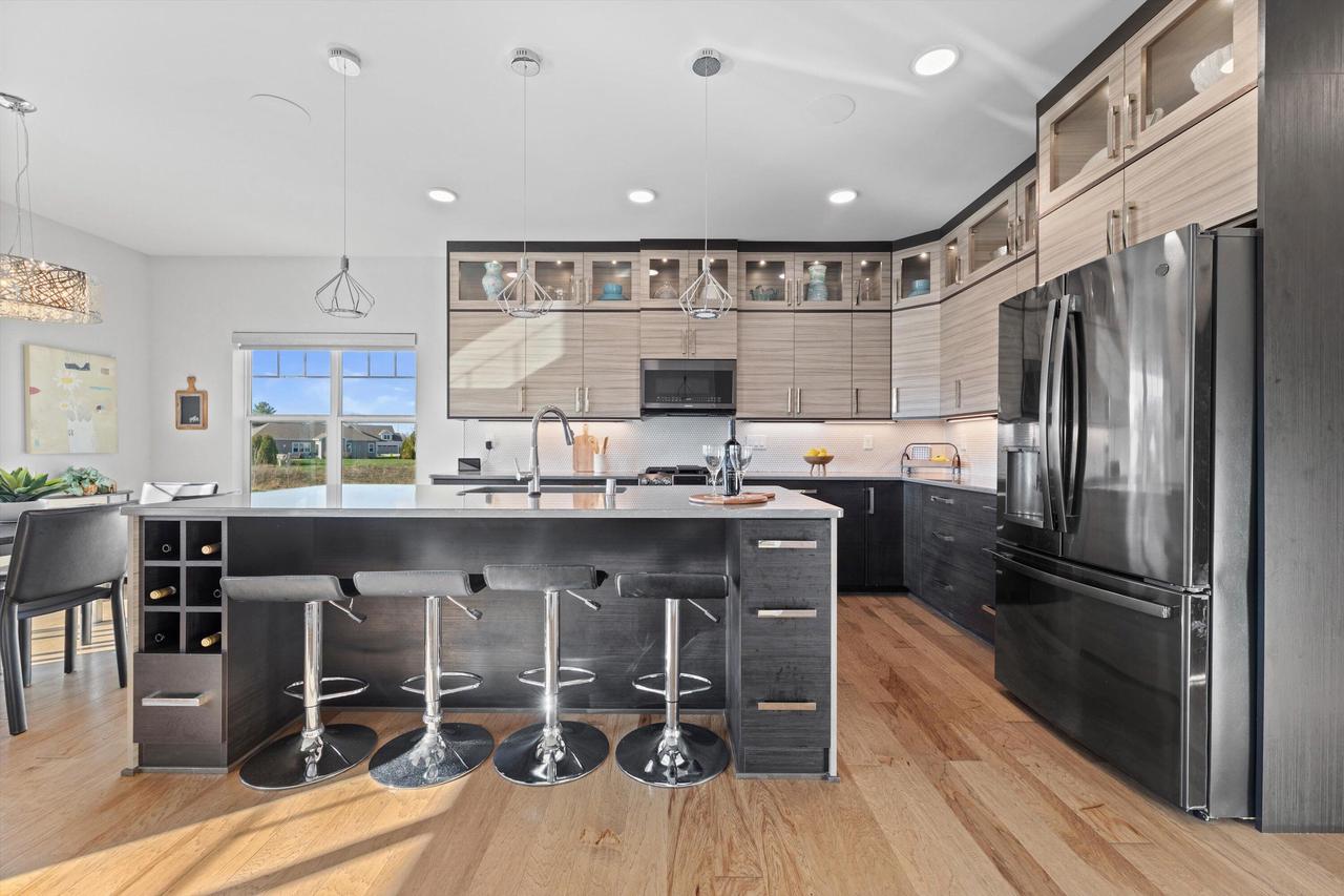 3105 Mendota COURT