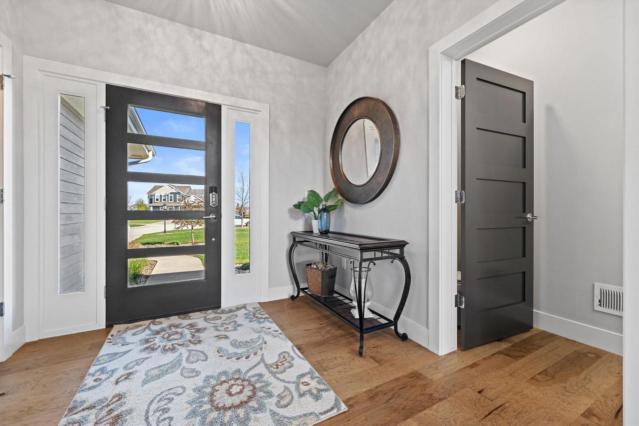 3105 Mendota COURT