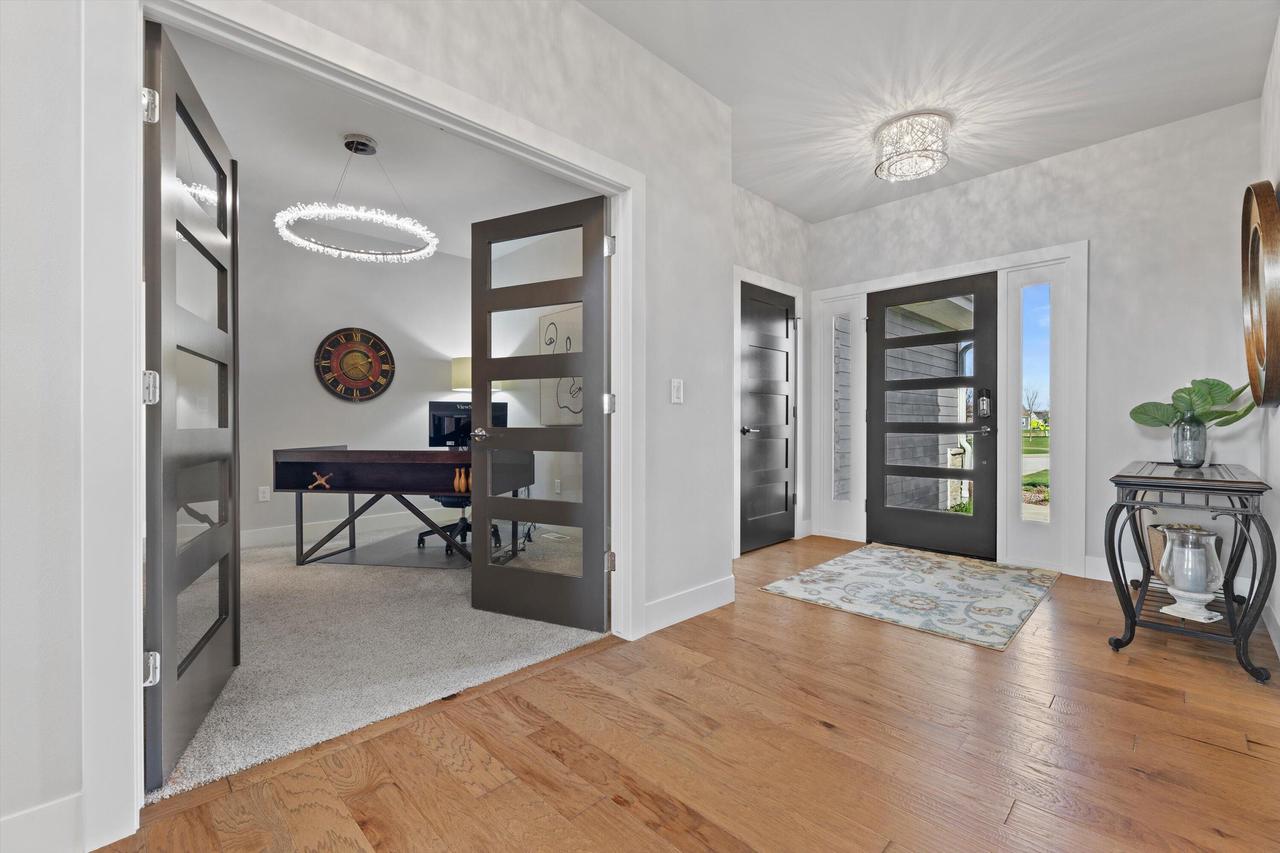 3105 Mendota COURT