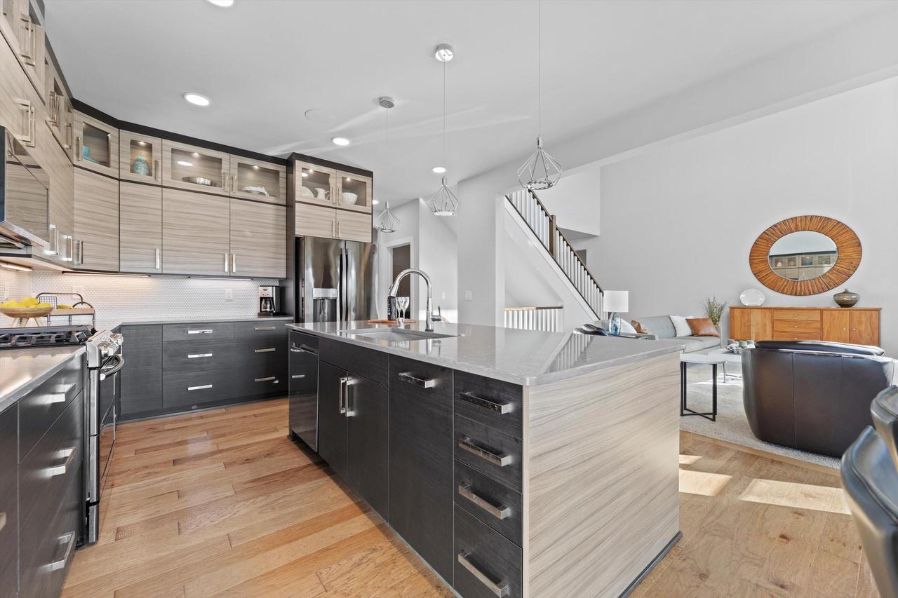 3105 Mendota COURT