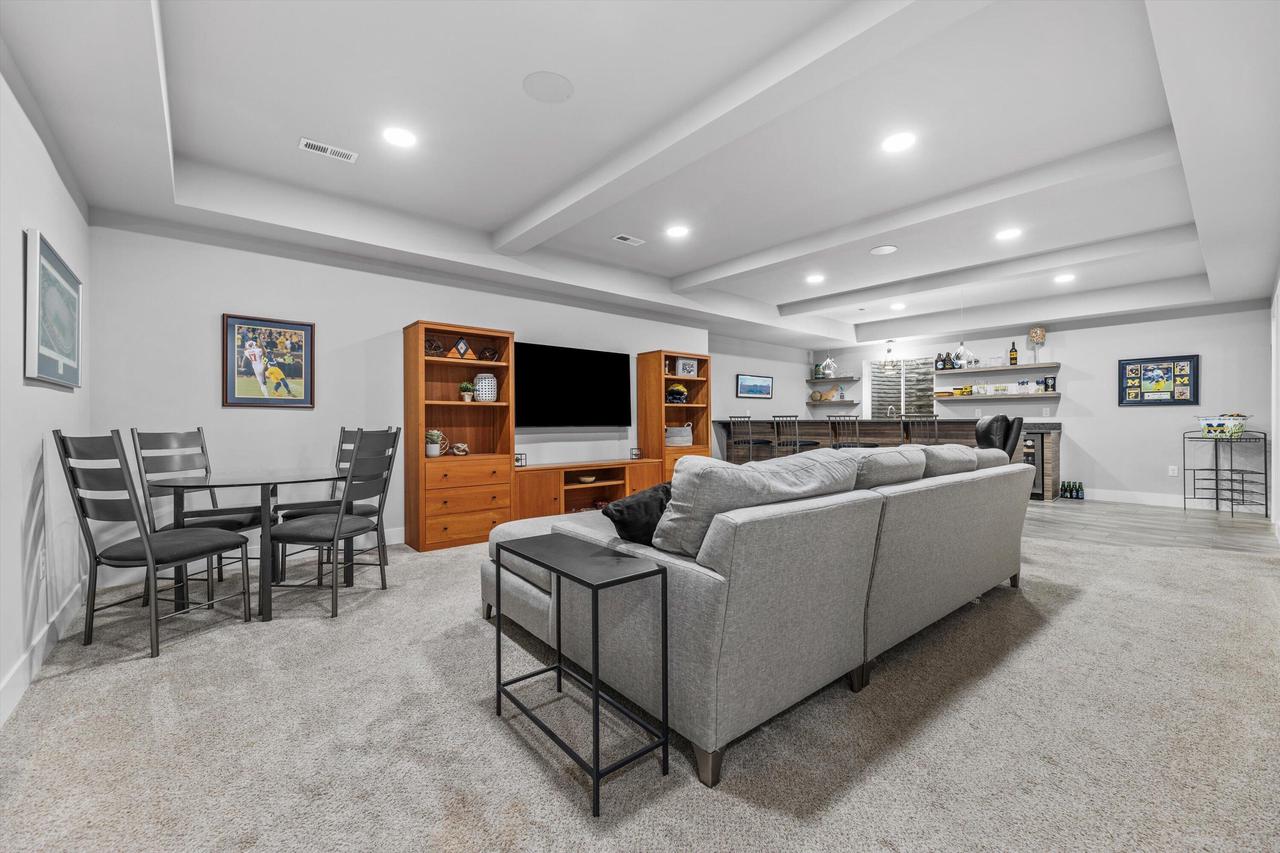 3105 Mendota COURT