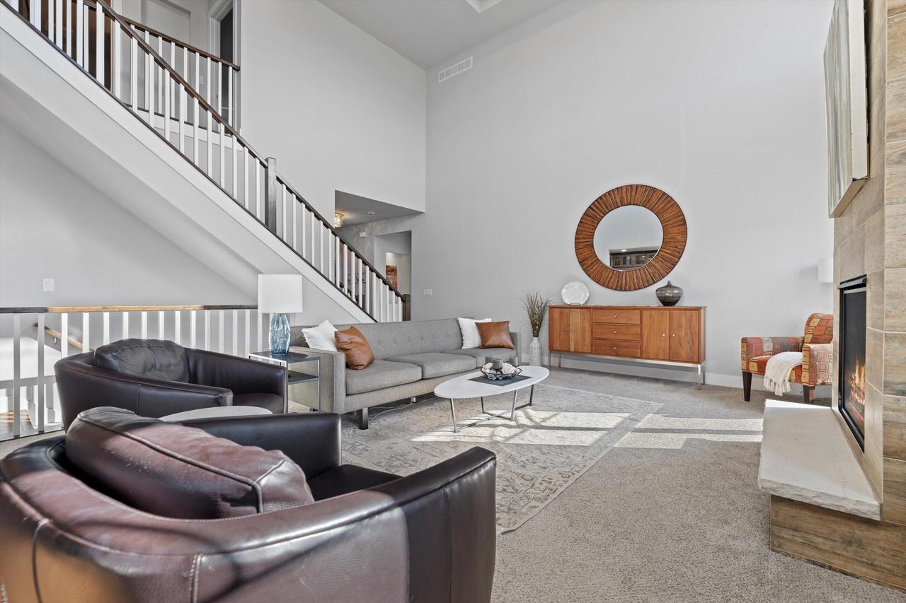 3105 Mendota COURT