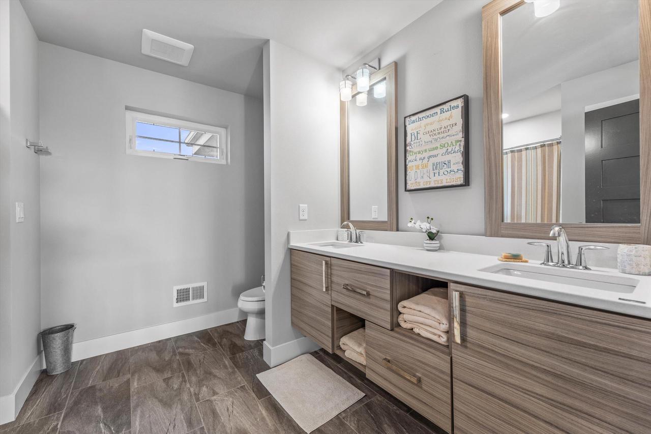 3105 Mendota COURT