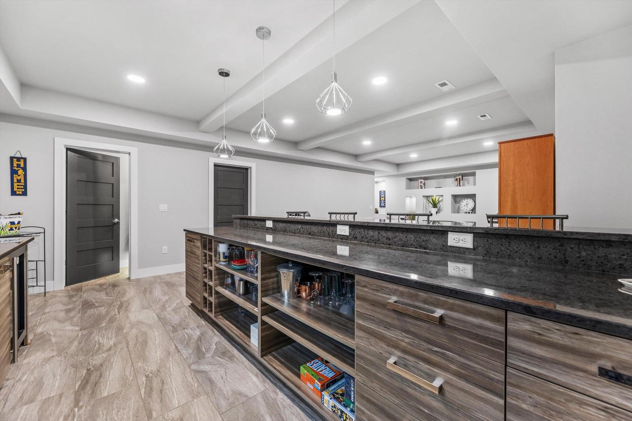 3105 Mendota COURT