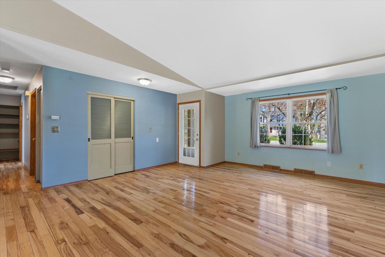 287 Wilson AVENUE
