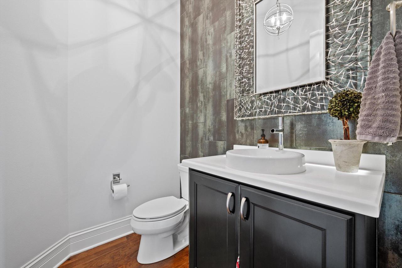 W356N5136 Lakeshore DRIVE
